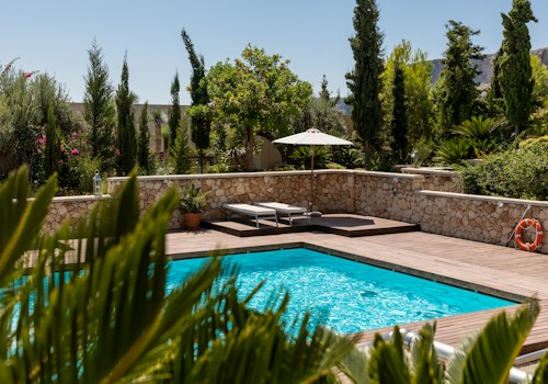Marine Drive Pool Resort - Photo 2